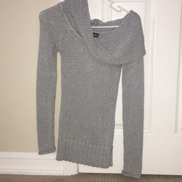 Sweater - Picture 3 of 4